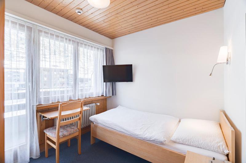 Single Room with Balcony image 3
