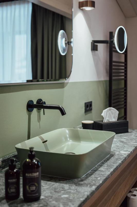 Deluxe Double Room with Balcony image 4