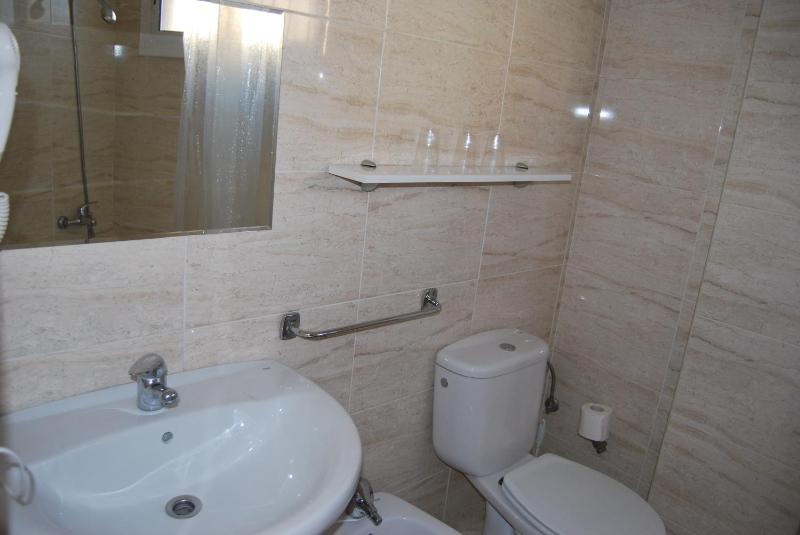 Triple Room with Balcony image 1