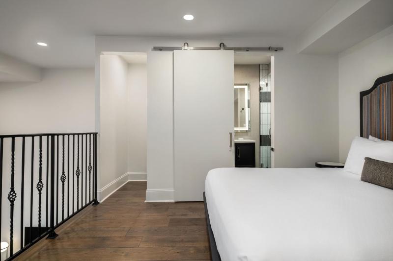 Rubenstein Hotel in New Orleans - image 13