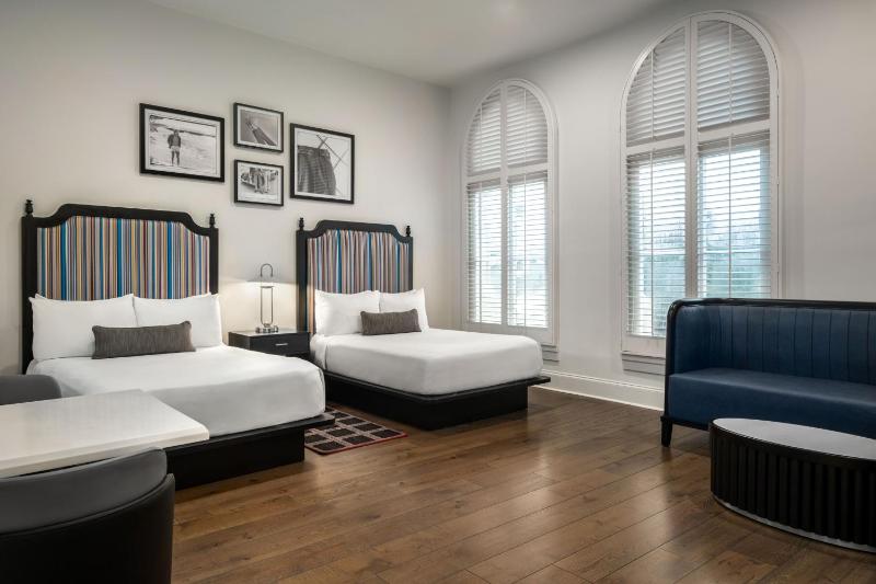 Rubenstein Hotel in New Orleans - image 16