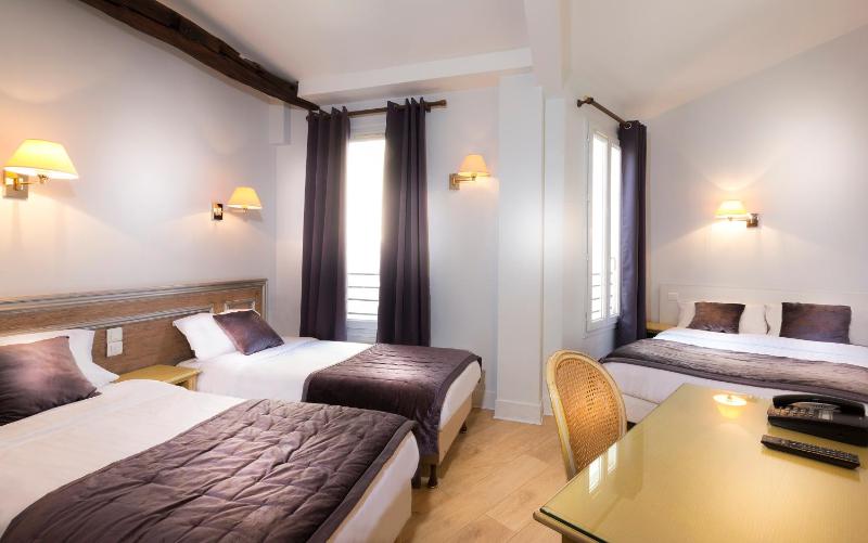 Quadruple Room image 3