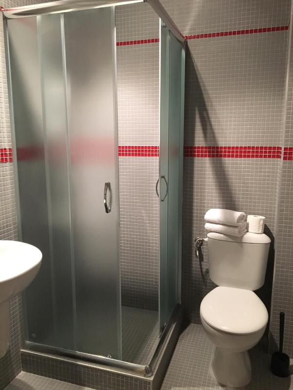 Double or Twin Room with Private Bathroom image 4