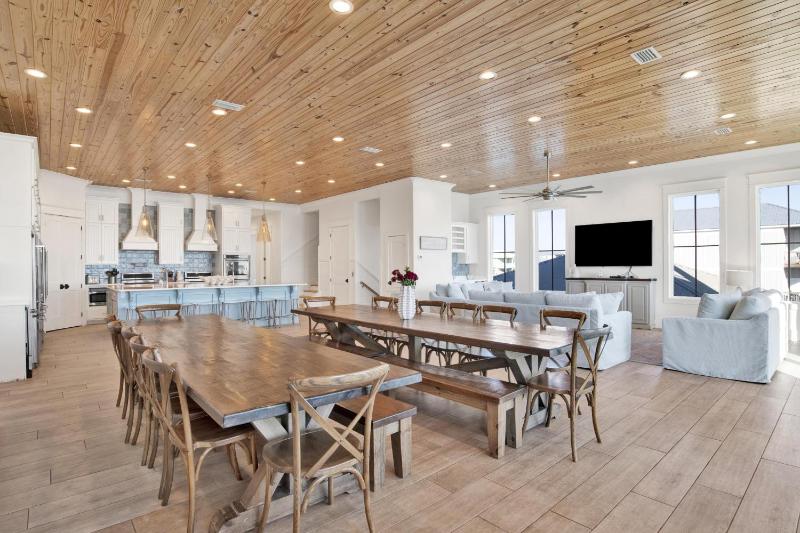 Seaside East 12 Bdrm 115 Bath Private Pools Sleeps 36 - image 27
