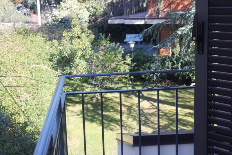 Double Room with Balcony image 2