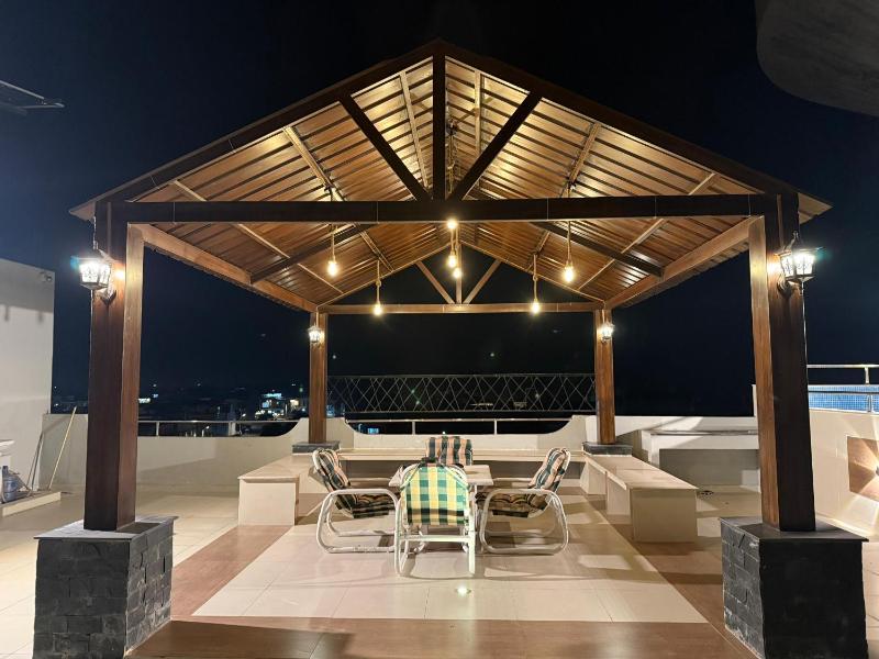 The Sapphire Suites - image 9