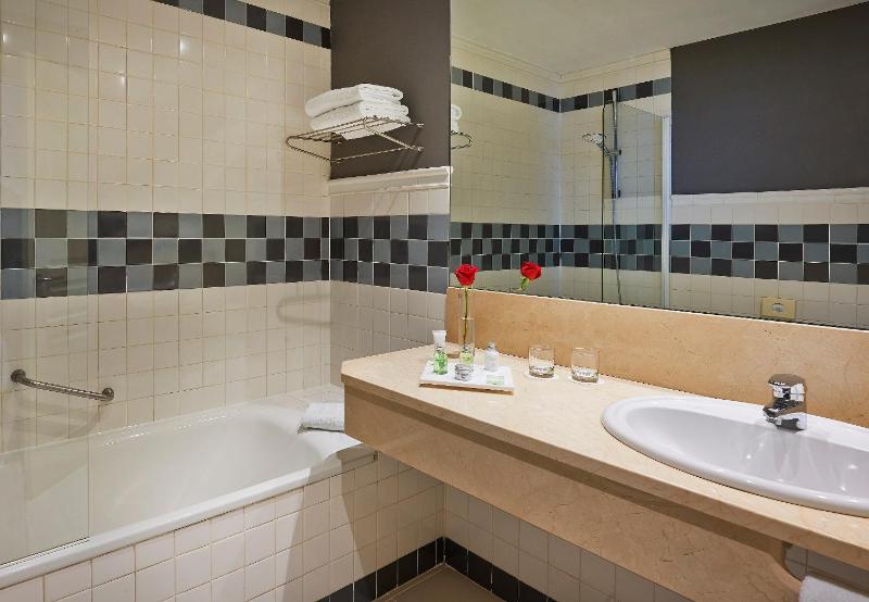 Triple Room image 4