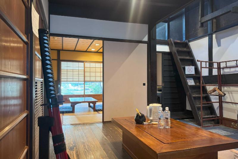 Shirafuji-an Modern Private Machiya in Central Kyoto - image 1