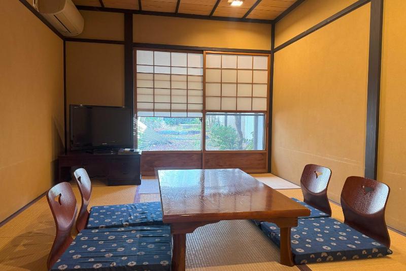 Shirafuji-an Modern Private Machiya in Central Kyoto - image 5