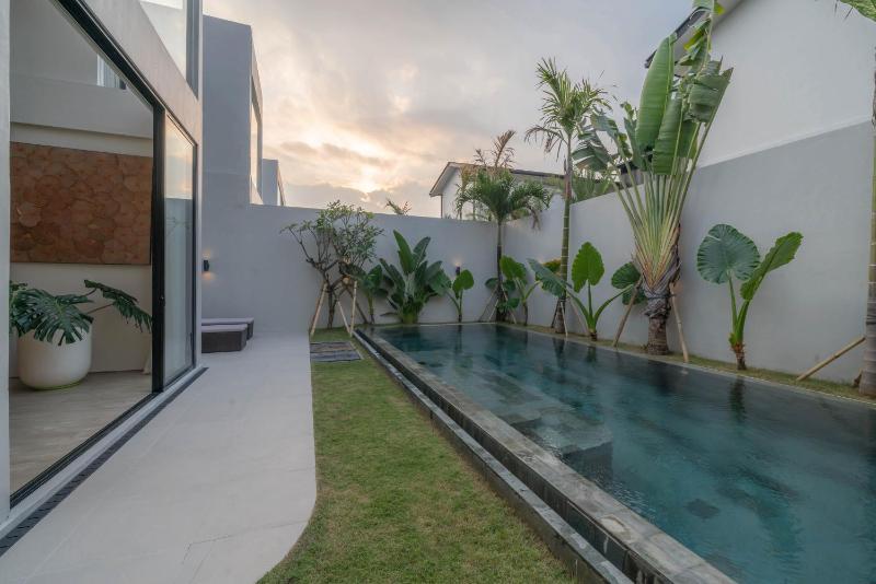 Villa Kiyoji: Brand New Minimalistic 3BR in Umalas - image 23