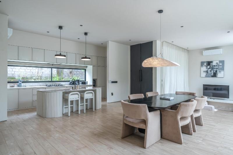 Villa Kiyoji: Brand New Minimalistic 3BR in Umalas - image 10