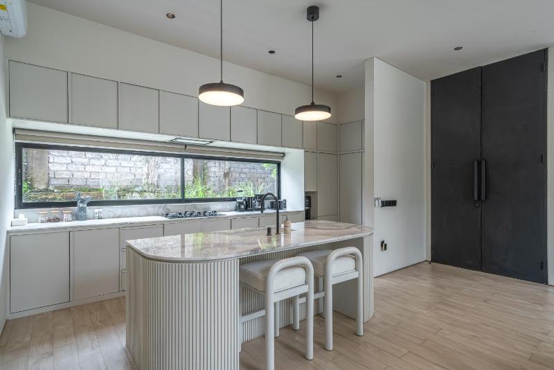 Villa Kiyoji: Brand New Minimalistic 3BR in Umalas - image 13