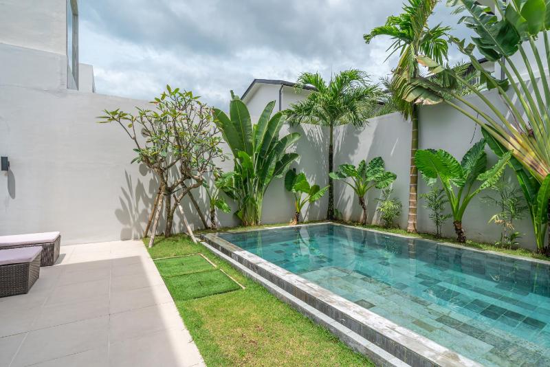 Villa Kiyoji: Brand New Minimalistic 3BR in Umalas - image 8