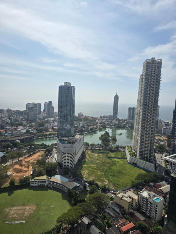 41st Floor TRIZEN Smart Luxury Apartment with sea view and portcity view - image 5