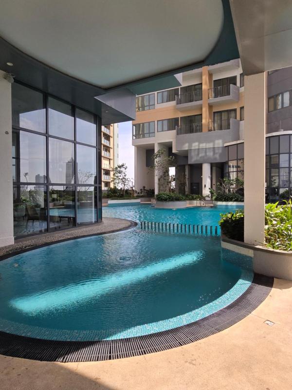 41st Floor TRIZEN Smart Luxury Apartment with sea view and portcity view - image 6
