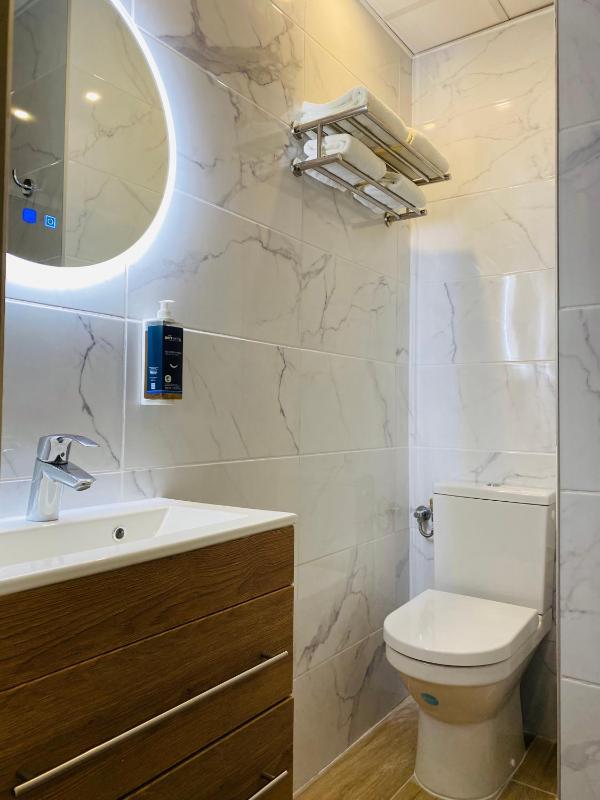 Double Room with 2 Single Beds (14 m2) image 1