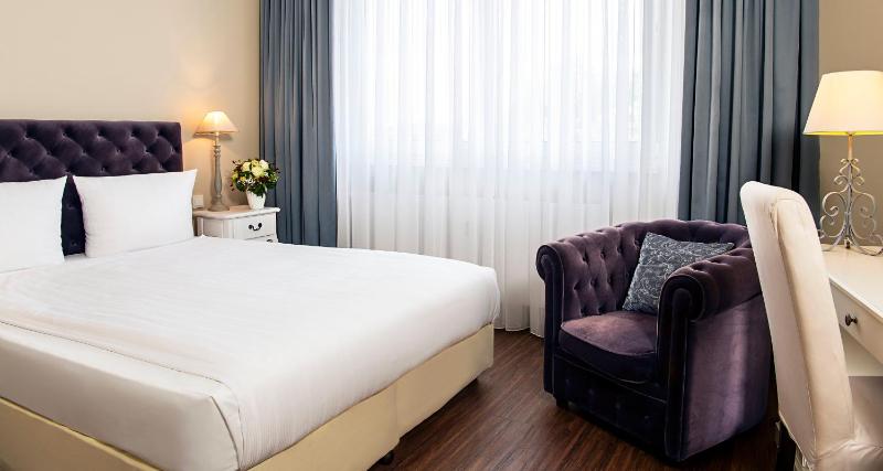Superior Double Room image 4