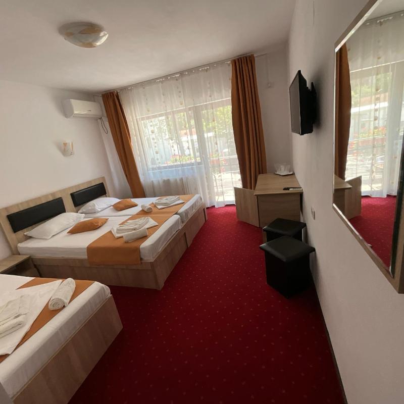 Triple Room image 3