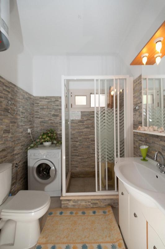 Two-Bedroom Suite with Sea View - Ground Floor image 4