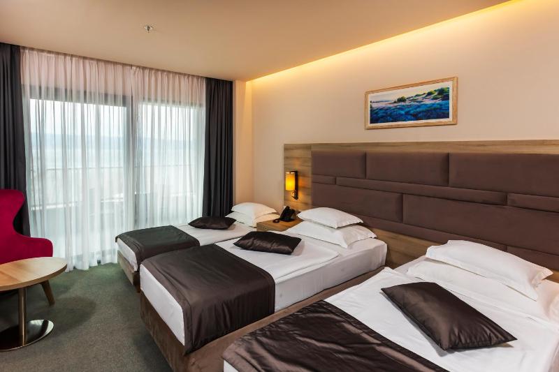 Hotel Plaža Duće - image 47