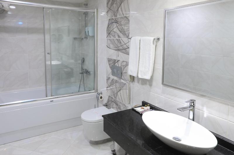 Deluxe Double Room image 2