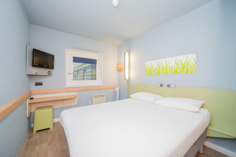 Double Room image 2