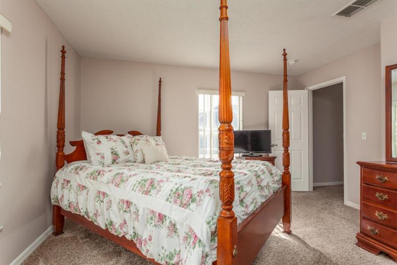 Orlando Villa 6441: Spacious 6BR Pool Home Near Disney - image 6
