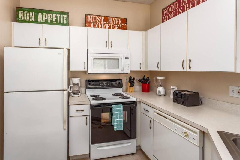 Stay Near Disney at Orlando Townhome 6444 Sleeps 8 - image 10
