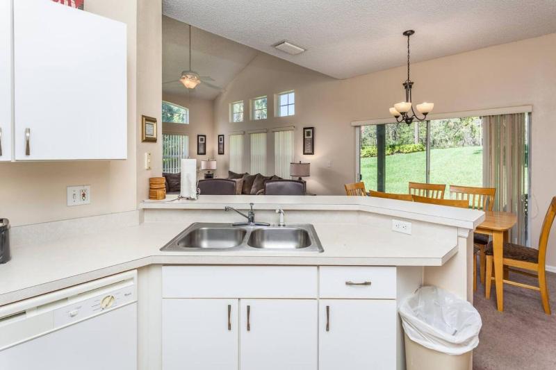 Stay Near Disney at Orlando Townhome 6444 Sleeps 8 - image 14