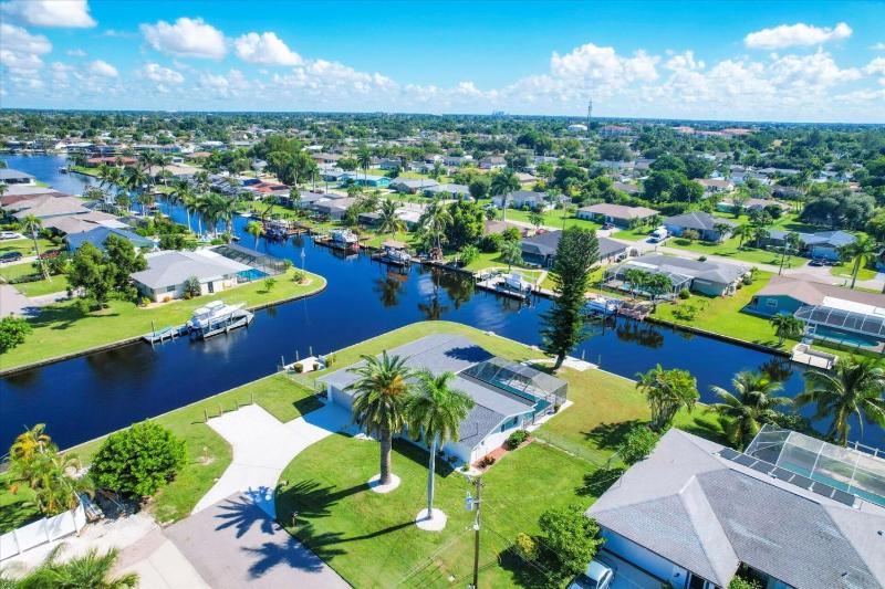 Cape Coral Villa 1002: Private Pool Canal Access - image 15