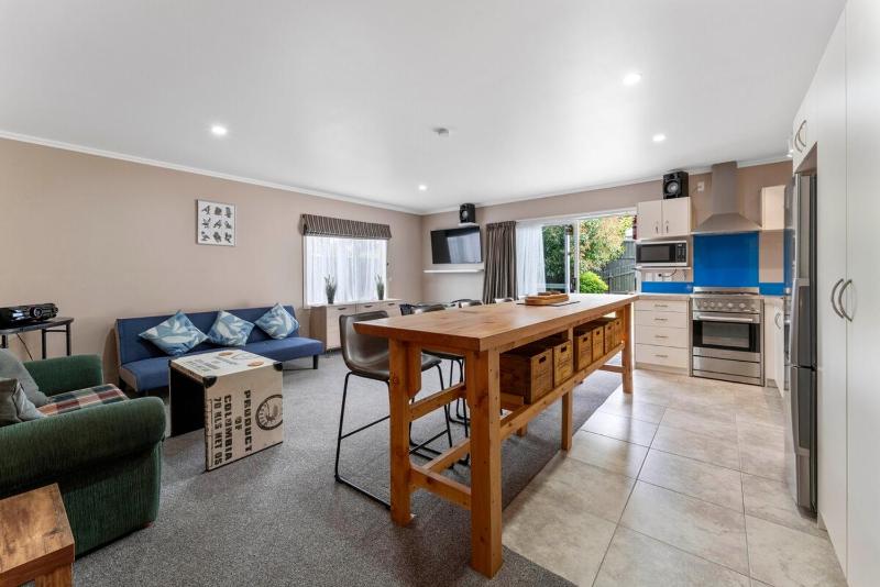 Hilltop Hideaway - image 1