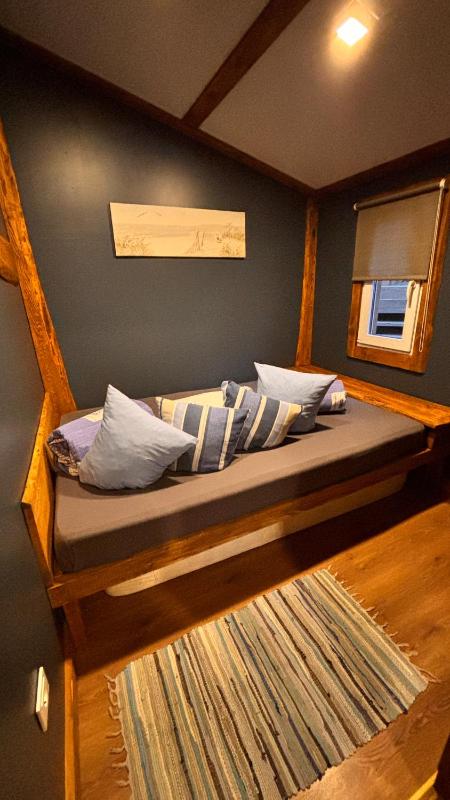 Standard Cottage image 2