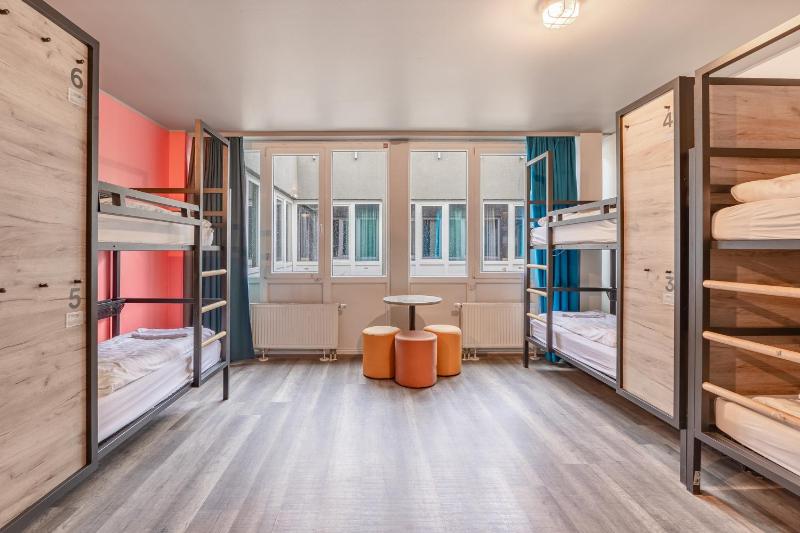 Bed in 6-Bed Dormitory Room image 4