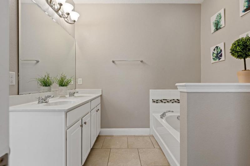 Beautiful 5 Star Villa with Private Pool on the Prestigious Solterra Resort Orlando Villa 5720 - image 15