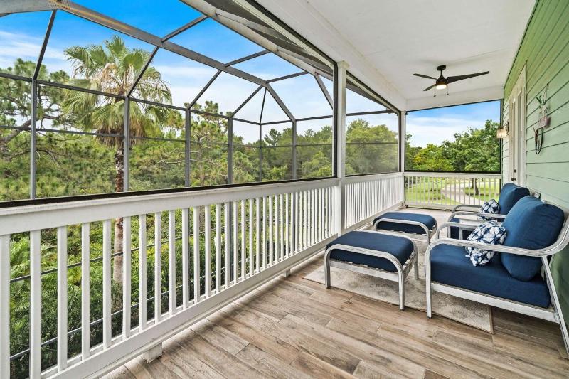 Embrace Luxury: Your Perfect Seaside Escape - image 19