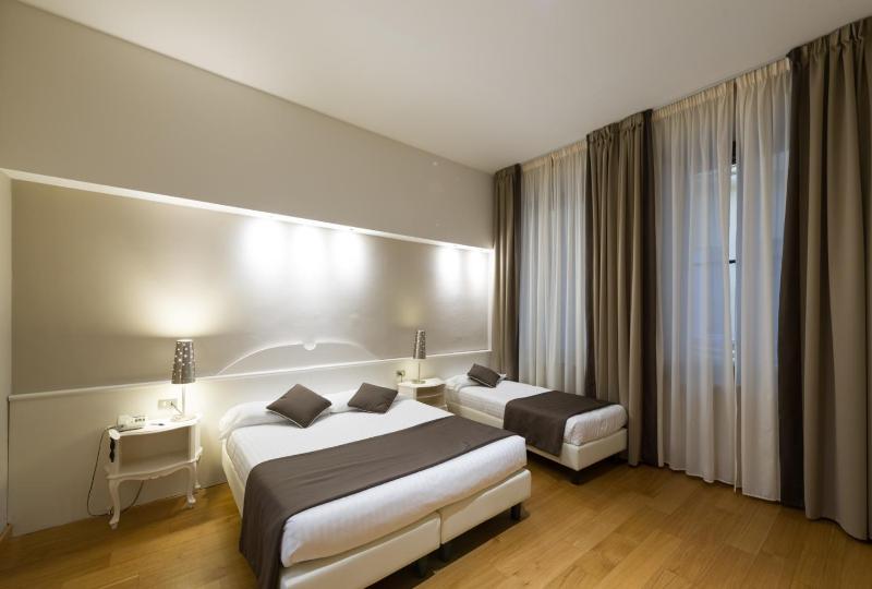 Quadruple Room image 1