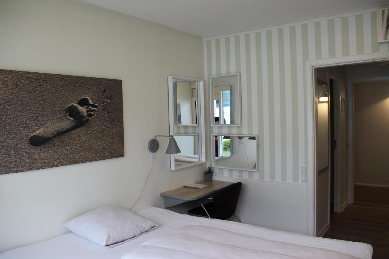 Budget Double Room image 2