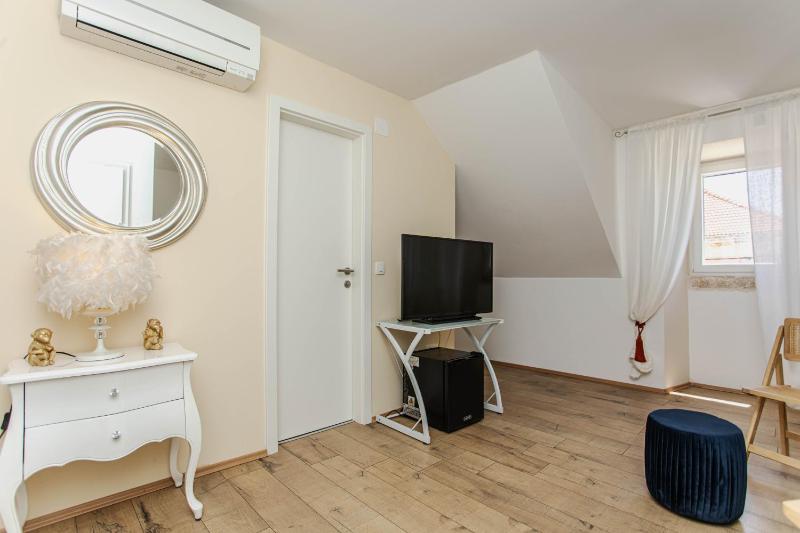 Suite - Rustica image 3