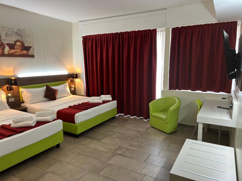 Comfort Quadruple Room image 1
