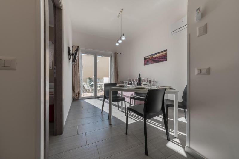 BluSide Home & Suite - image 29
