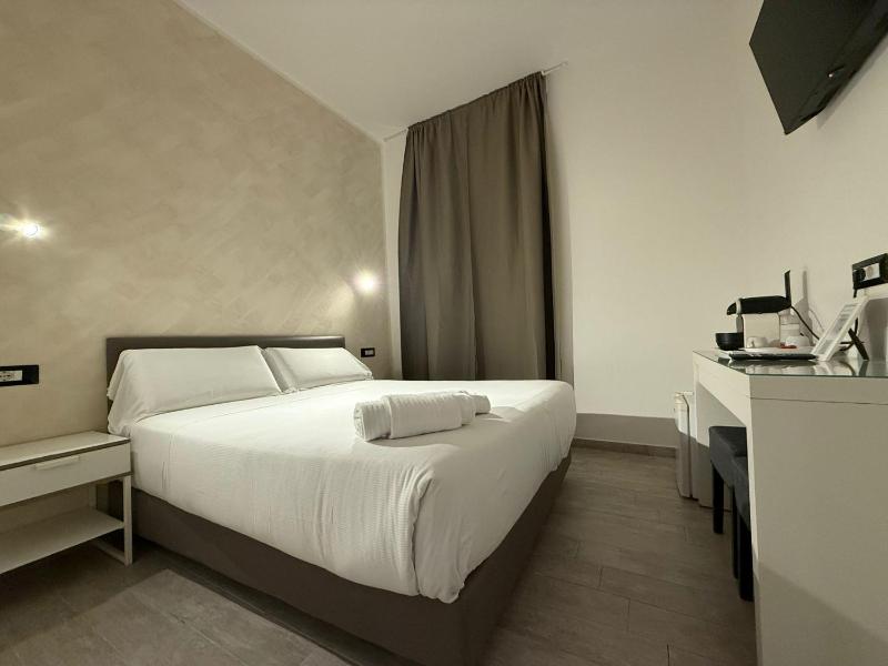 Deluxe Room image 4