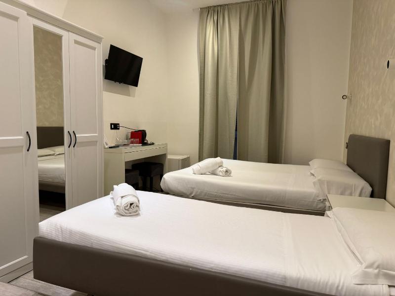 Comfort Triple Room image 4