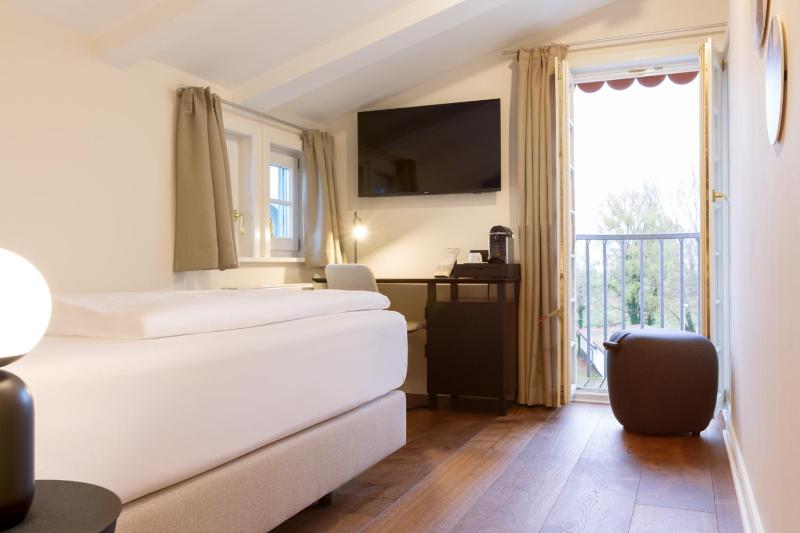 Single room (renovated annex) image 3