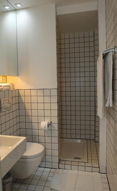 Double Room image 3
