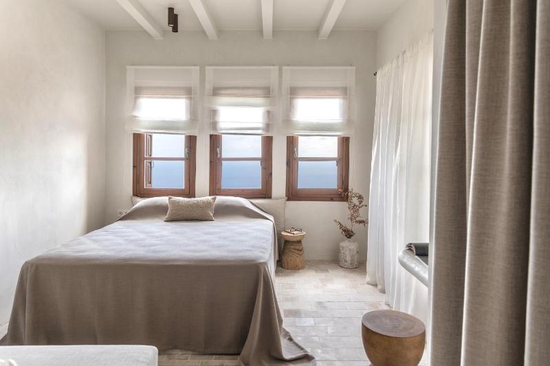 Double Room with Sea View image 1