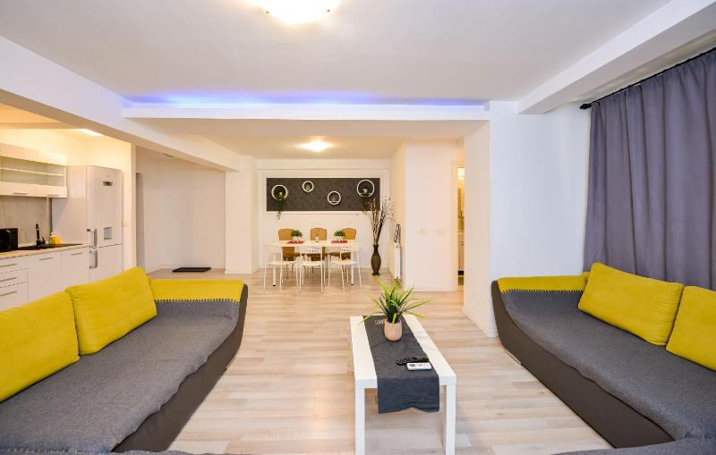 Superior Apartment with Balcony image 4