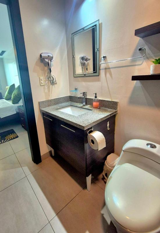 Dpto cerca de Aeropuerto con piscina y zona de trabajo - image 12