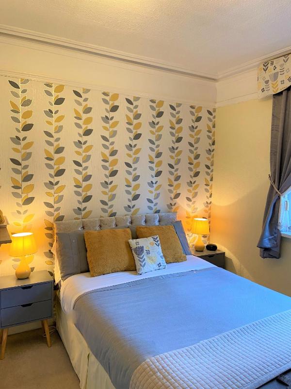 Double Room with Private Bathroom image 1