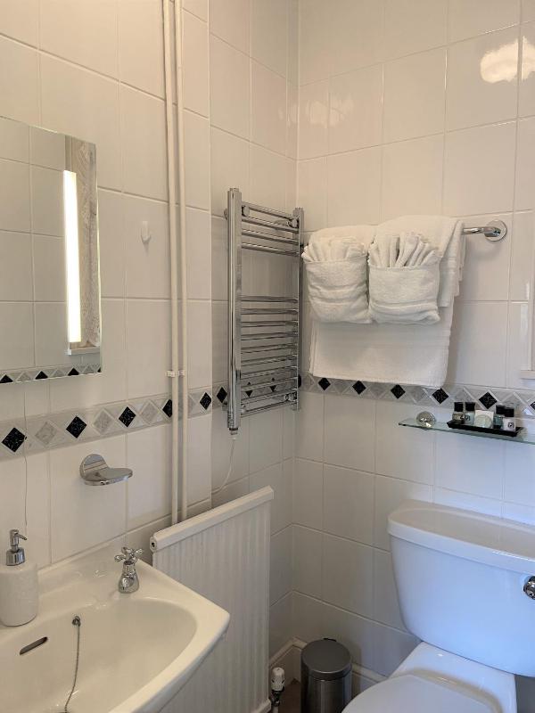 Double Room with Private Bathroom image 4