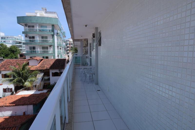 Loft c varanda e localizacao ideal a 650m da praia - image 14